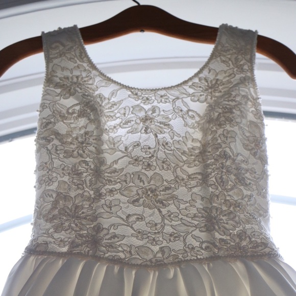 Vintage St Tropaz Wedding Dress With Attached Train - Picture 2 of 12